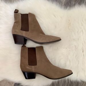 CUTE Steve Madden brown slip on heeled bootie size 10